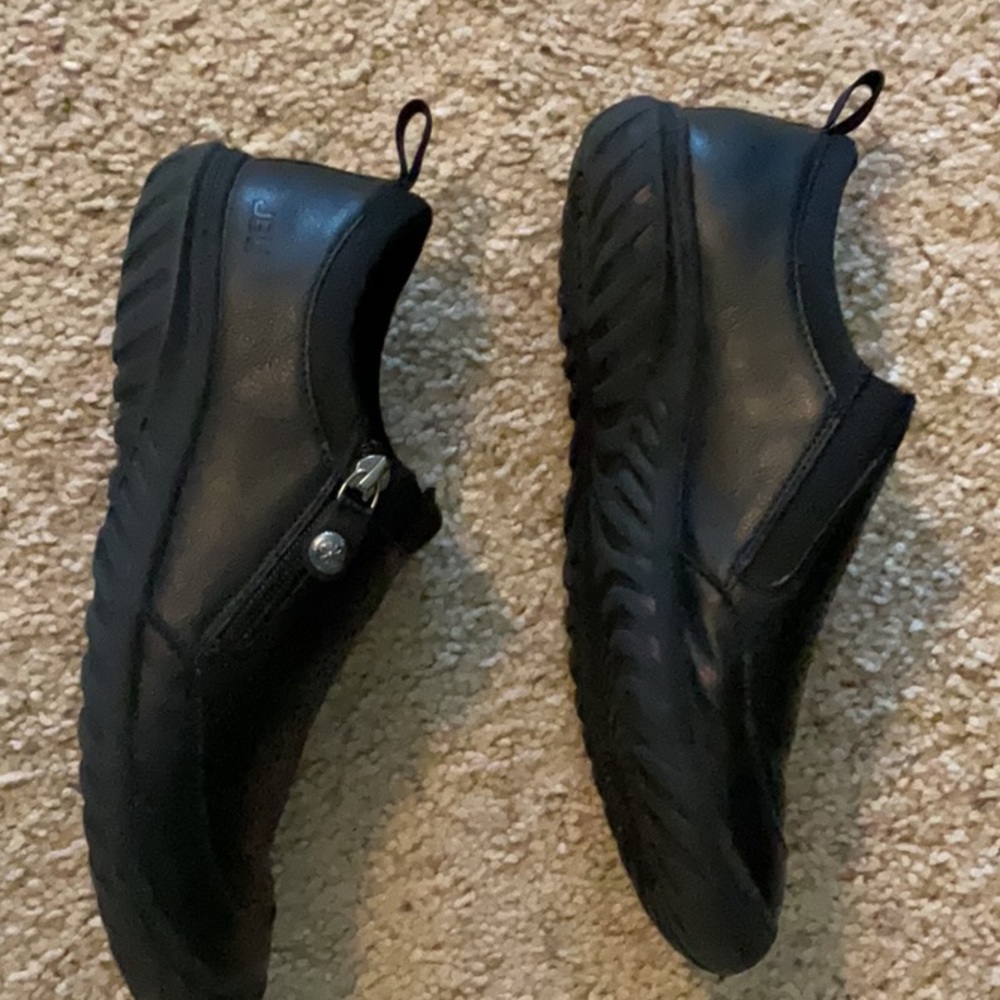 Women’s Black zippered - Picture 3 of 3